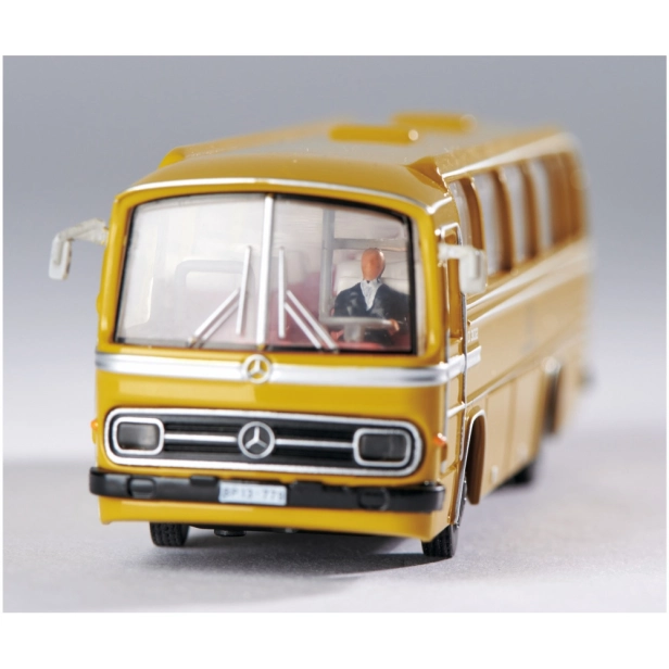 RC autobus Mercedes-Benz O 302 Autobus Deutsche Post, žltý