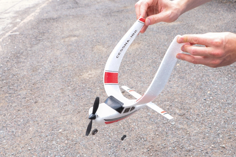 RC letadlo Cessna 182 + náhradní baterie