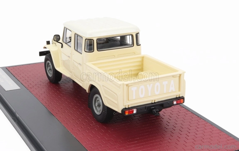 Modely v mierke Matrix Toyota Hj45 Land Cruiser Crew Cab Pick-up 1979 1:43 Cream White