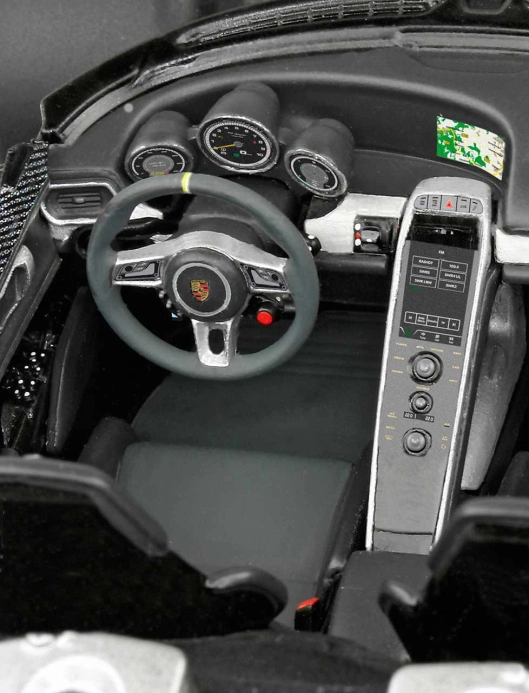 Revell Porsche 918 Spyder (1:24) (set)