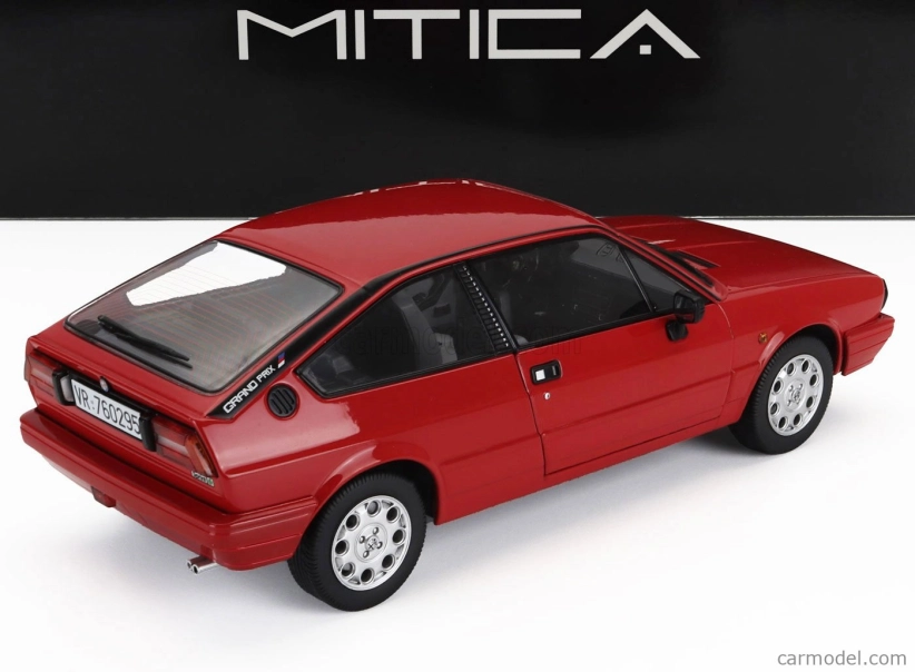 Mitica-diecast Alfa romeo Alfa Romeo Sprint 1.5 Quadrifoglio Verde Grand-prix 1986 1:18 Rosso Alfa Red
