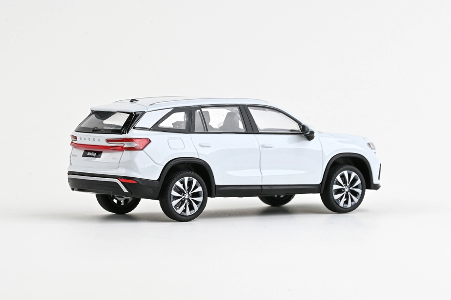 Abrex Škoda Kodiaq II (2023) 1:43 - Bílá Moon Metalíza