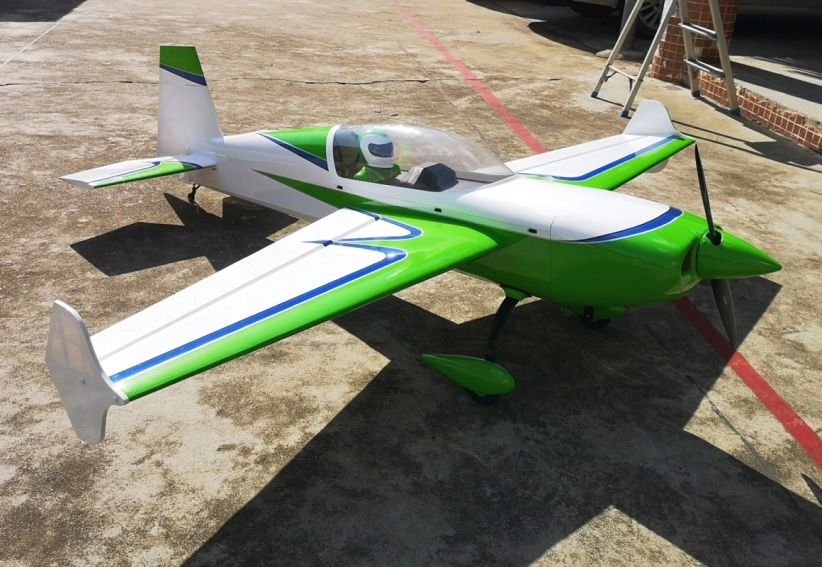 91" Extra 300 V2 EXP – zelená 2,31 m
