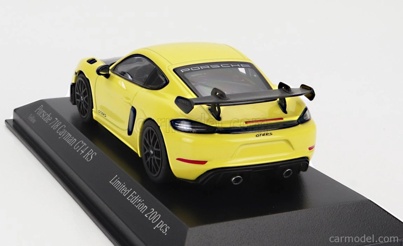 Minichamps Porsche 718 (982) Cayman Gt4 Rs 2021 - Black Rims 1:43 Žlutá Černá