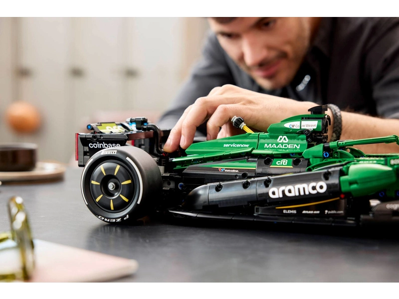 LEGO Technic - Auto Aston Martin Aramco AMR25 F1®