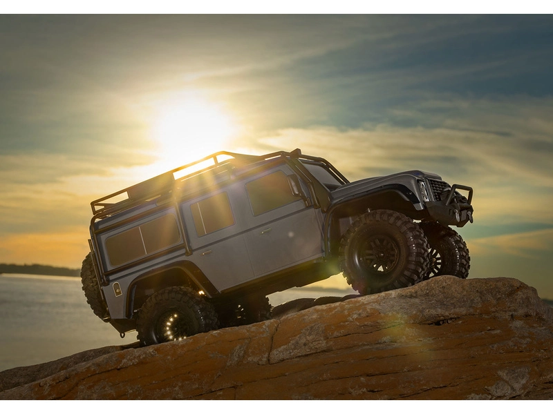 RC auto Traxxas TRX-4 Land Rover Defender 1:10 RTR, červená