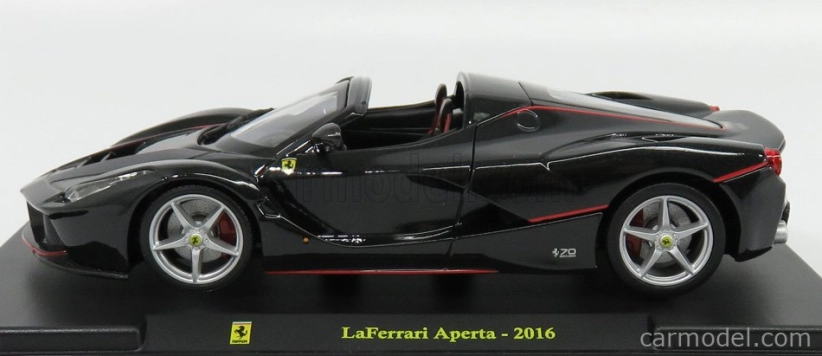 Edicola Ferrari Laferrari Aperta Spider 2016 - Con Vetrina - S vitrínou 1:24 Black Met