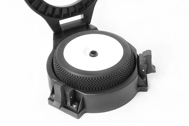 Přípravek na lepení pneumatik pro 1/8 buggy