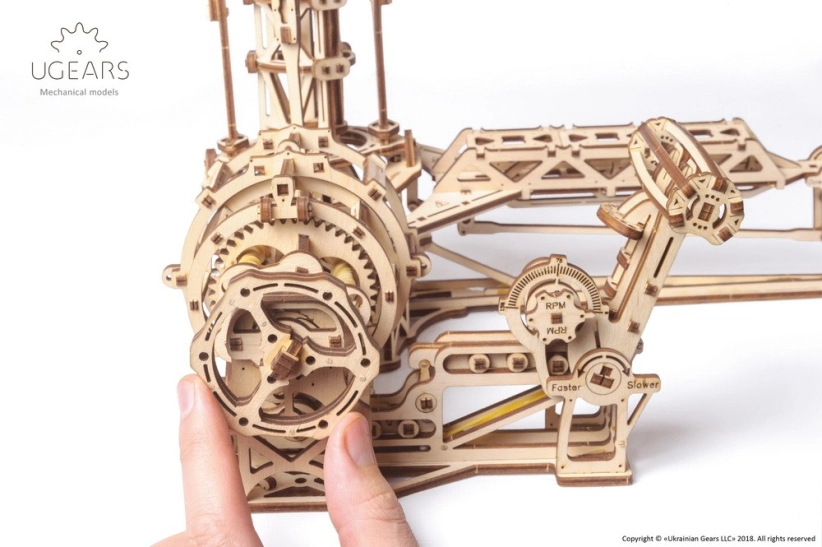 Ugears 3D drevené mechanické puzzle lietajúce stroje