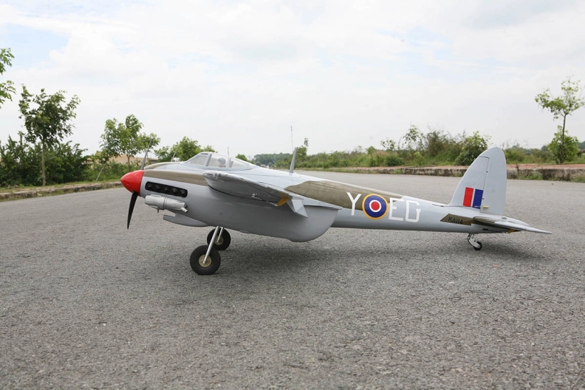 DH Mosquito 2,03 m (zaťahovací podvozok)