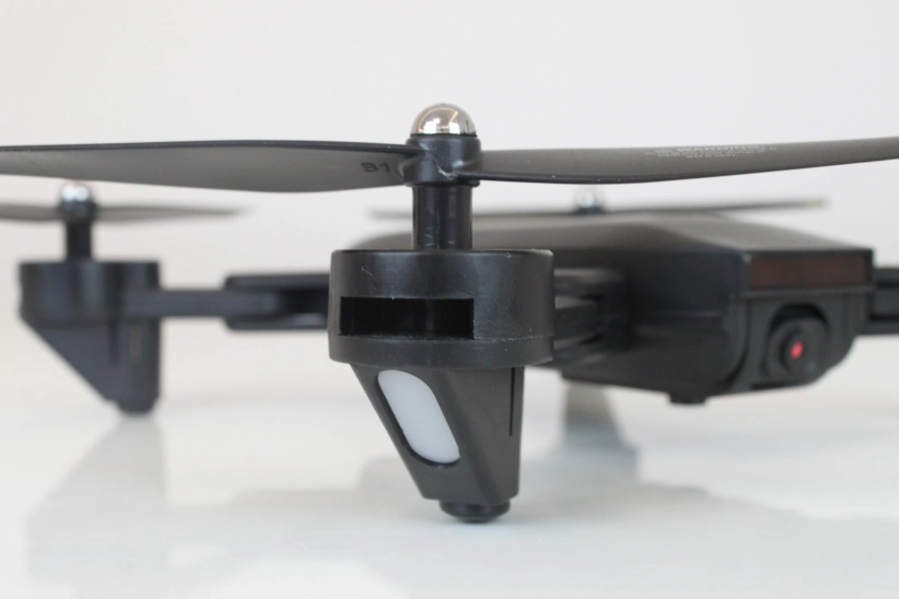 Dron DM107s, černá