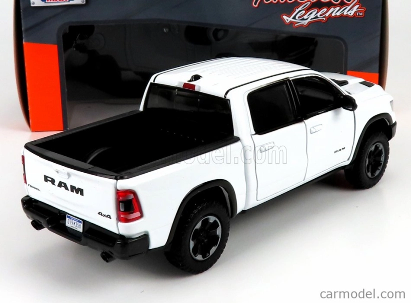 Motor-max Dodge Ram 1500 Double Cab Pick-up 2019 1:27 Bílá