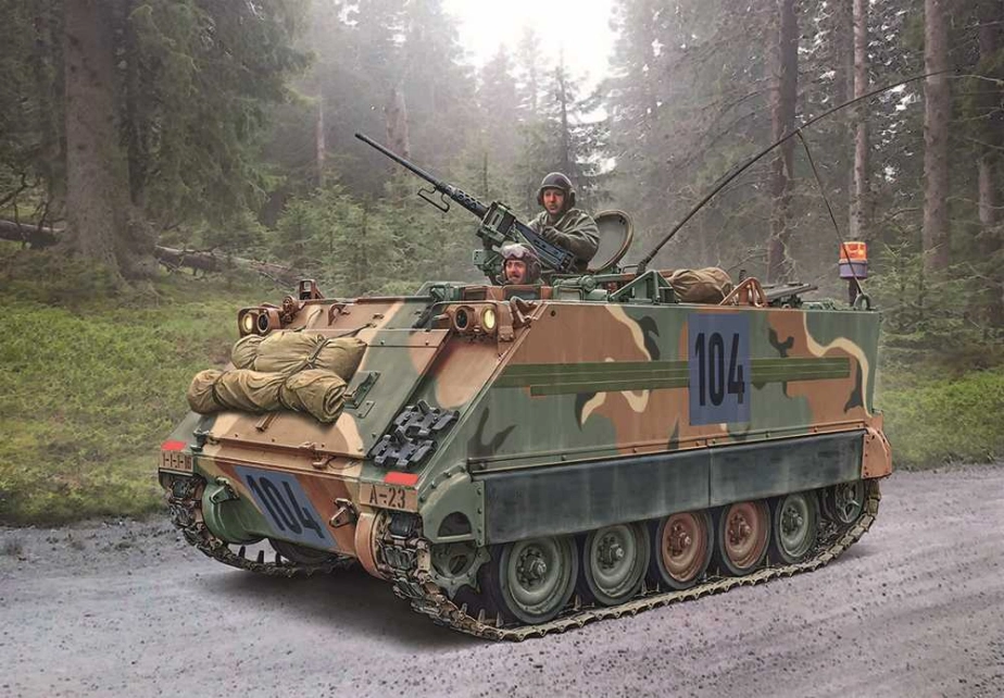 Italeri Tank M113a1 Armoured Personnel Carrier Military 1945 1:35 /