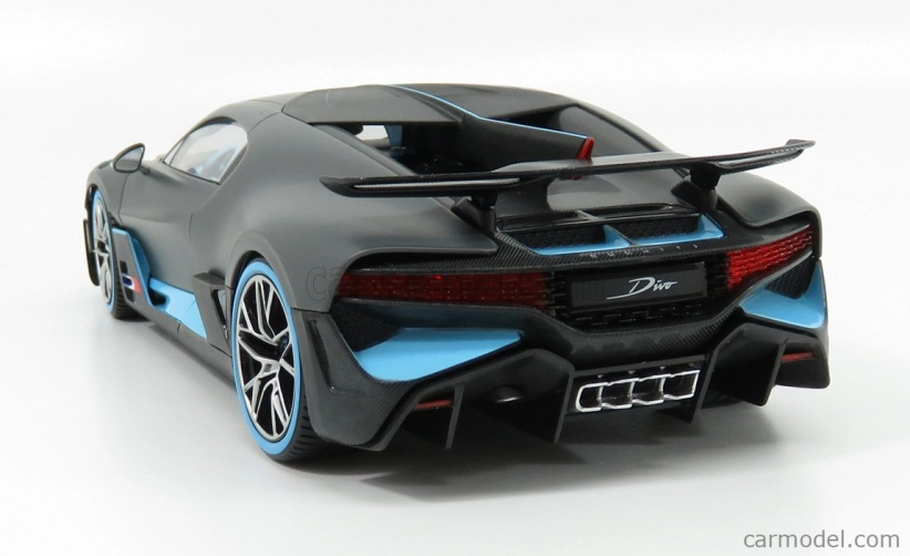 Bburago Bugatti Divo 1:18 stříbrná