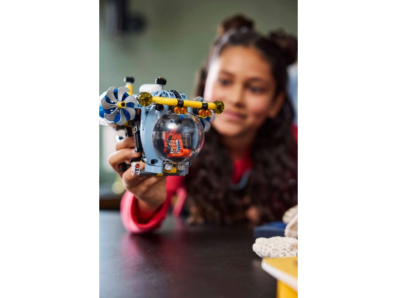 LEGO Technic – Hlbokomorská výskumná ponorka