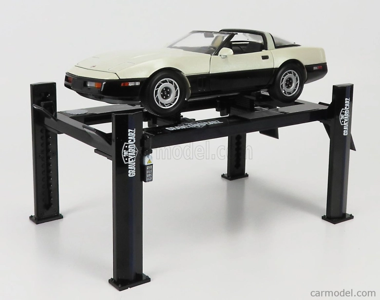 Greenlight Accessories Graveyard Cartz Garage Set Officina Čtyřsloupový zvedák 1:18