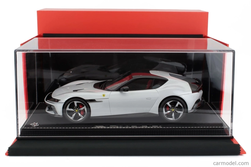 Bbr-models Ferrari 12cilindri Coupe V12 830cv 2024 - Con Vetrina - With Showcase 1:18 Bianco Artico - Bílá Met