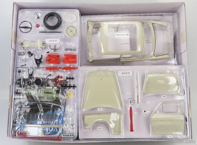 Ixo-models Volvo 122s Amazon 1965 - With Light & Sound Effects 1:8 Ivory