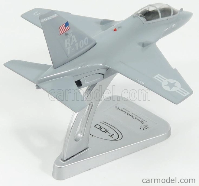 Italeri Aermacchi T-100 Aereo Da Addestramento Lietadlo 2004 - Usaf - United States Army Air Force 1:100 Light Grey