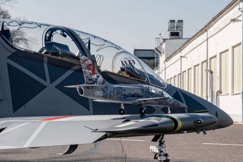 RC letadlo KAVAN L-39 Skyfox 1088mm, šedá