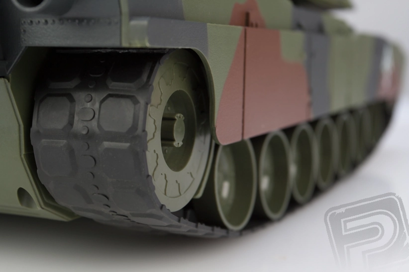 M1A1 Abrams 1:20 RC tank 2.4 Ghz vodeodolný podvozok