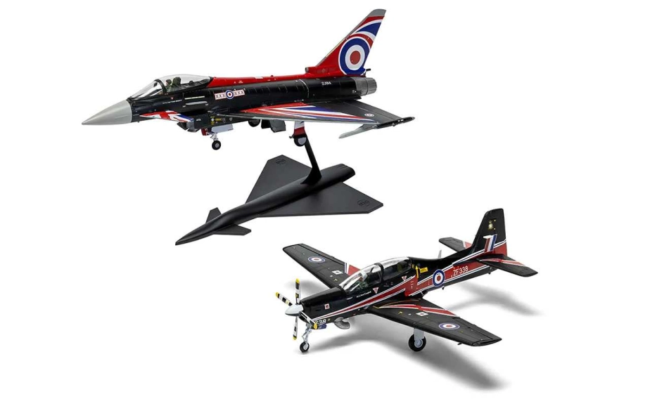 Classic Kit lietadlá A40003 – Eurofighter Typhoon FGR.4 (Blackjack) + Shorts Tucano T.1 (Twin Pack) (1:72)