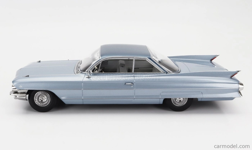 Cadillac Series 62 Coupe Deville 1961 1:18 Light Blue Met