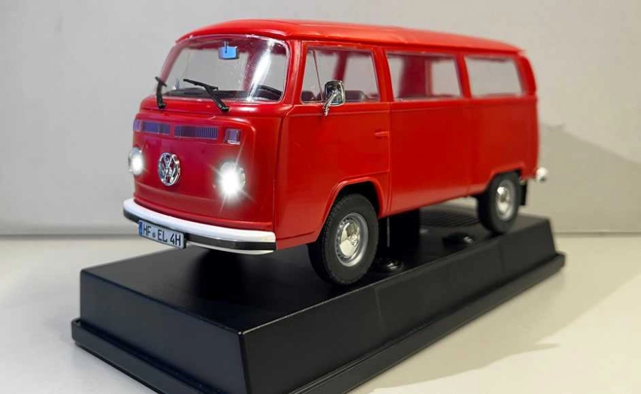 Revell Volkswagen T2 (1:24) (Easy-Click)