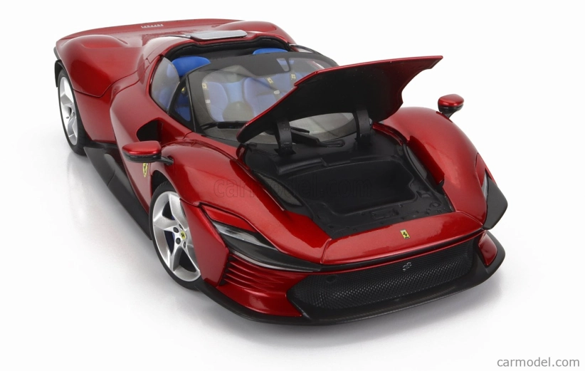 Bburago Ferrari Daytona Sp3 Spider Open Roof 2022 1:18 Rosso Magma – matná červená