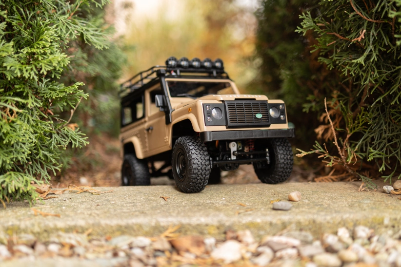 RC auto Land Rover Defender T98 V2 1/12, piesková