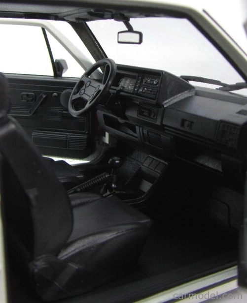 Welly Volkswagen Golf I Gti Pirelli 2-dverový 1983 1:18 Biela