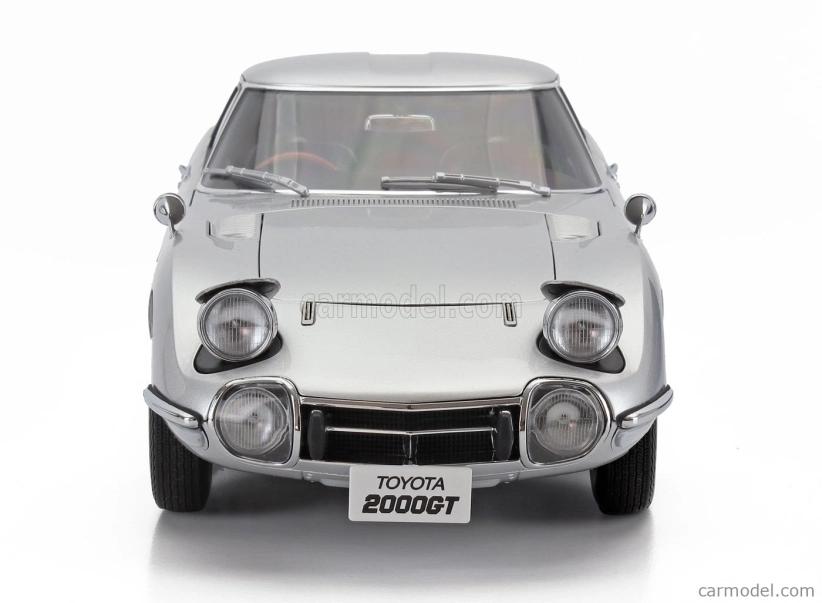 Autoart Toyota 2000gt 1967 1:18 strieborná