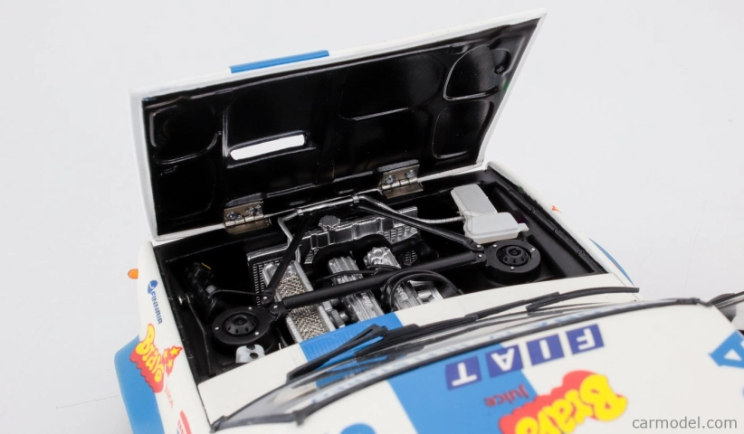 Kyosho Fiat 131 Abarth (špinavá a nočná verzia) N 1 Winner Rally 1000 Lakes 1980 Markku Alen - Ilkka Kivimaki 1:18 White Light Blue