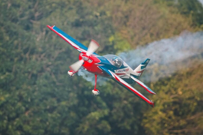 103" Raven (2,62m) 120cc Červená-Modrá