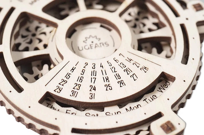 Ugears 3D dřevěná mechanická skládačka Kalendář