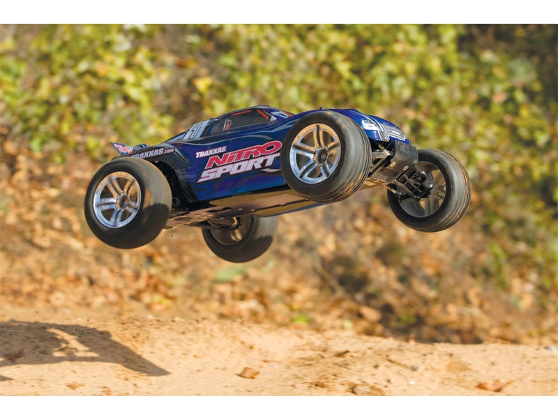 RC auto Traxxas Nitro Sport 1:10