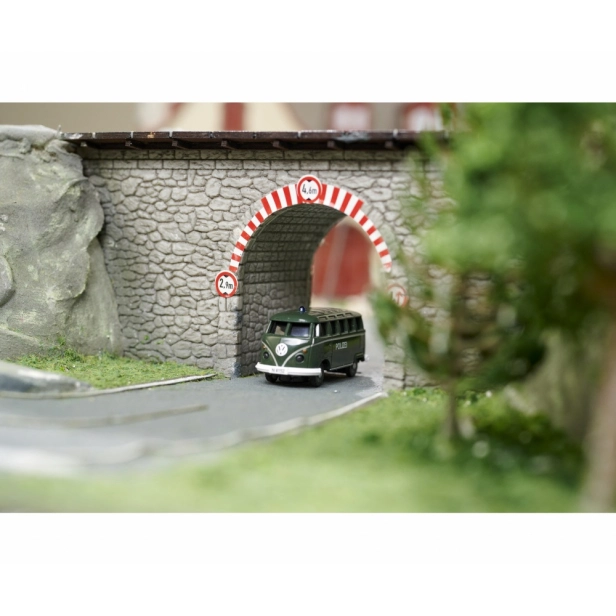RC súprava VW T1 policajné auto a maltézska sanitka 1:87
