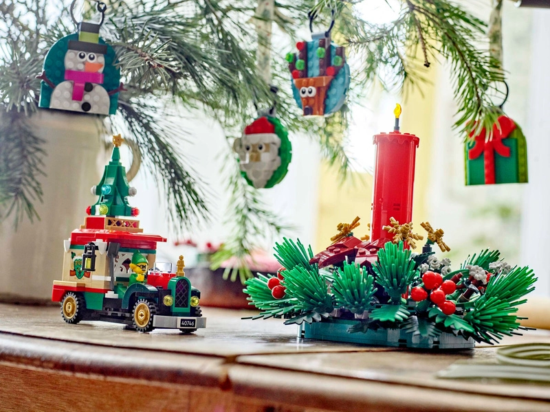 LEGO Iconic - Santův kamion