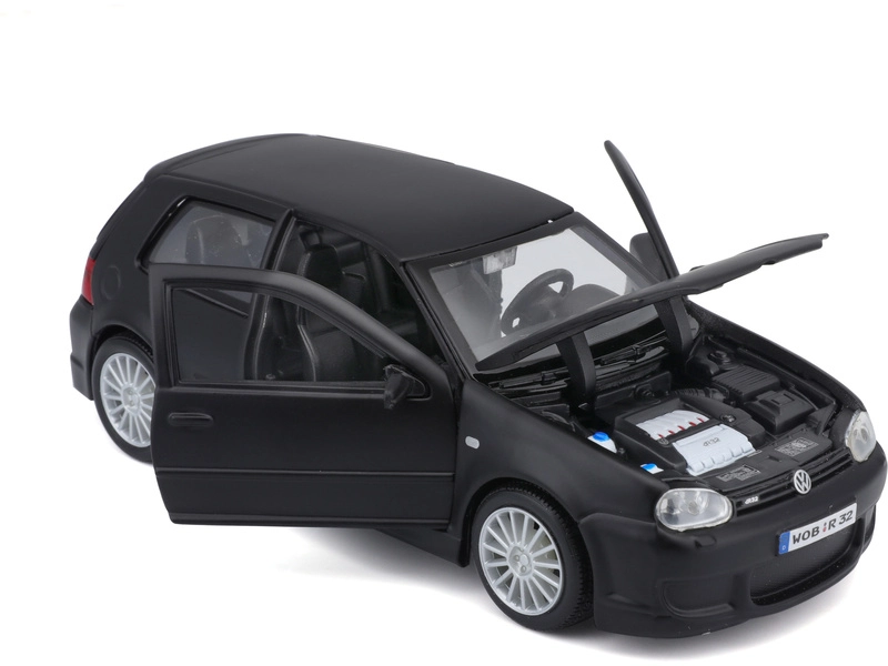 Maisto Volkswagen Golf R32 1:24 čierna matná