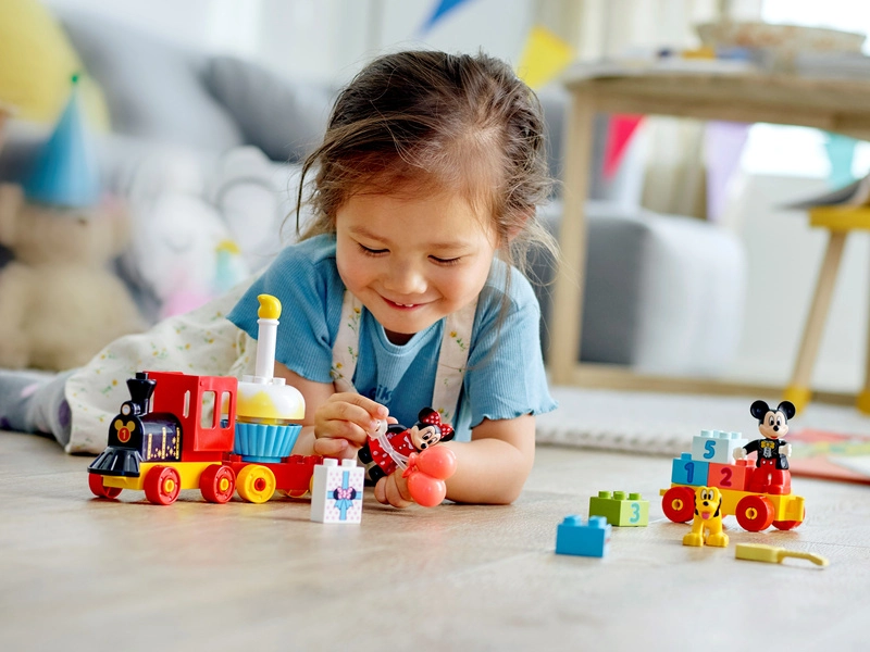 LEGO DUPLO – Narodeninový vlak Mickeyho a Minnie