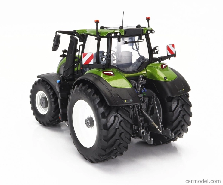 Universal hobbies Valtra S416 Tractor 2022 1:32 olivovo zelená čierna