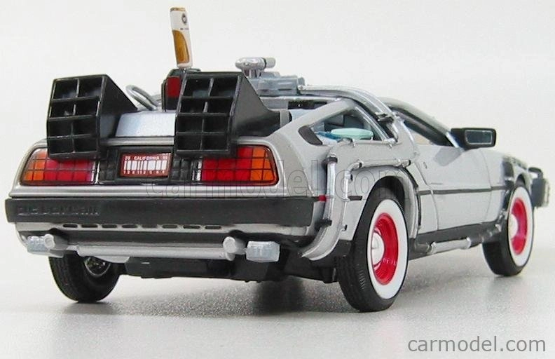 Welly De lorean Time Machine - Back To The Future 3 - Ritorno Al Futuro 3 1:24 Silver