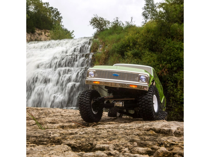 Vaterra Chevy Suburban 1972 Ascender-S 1:10 4WD RTR