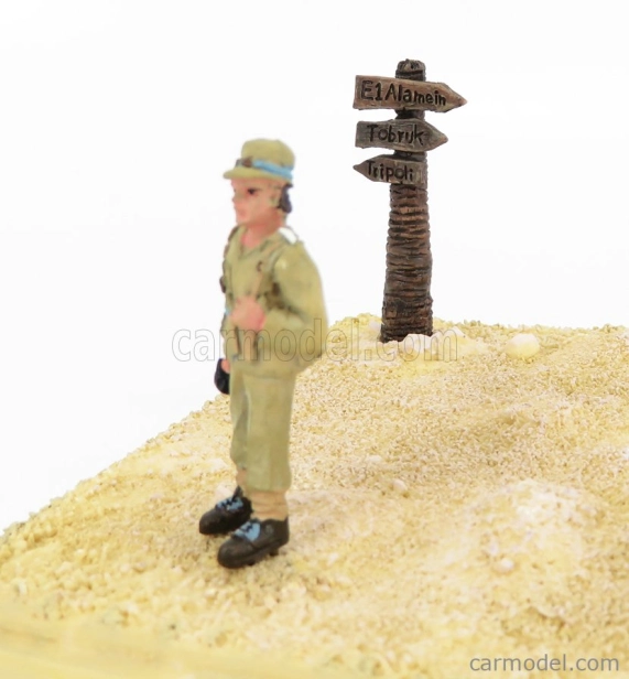 Edicola Diorama Soldato Nel Deserto - Desert Man 1:43 Beige
