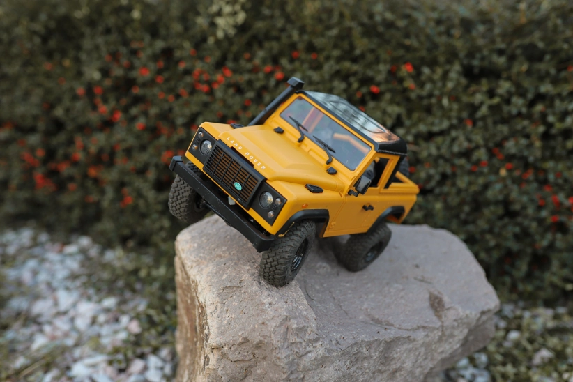 RC auto Land Rover Trail V2 1/12 RTR 4WD, žlté + náhradná batéria