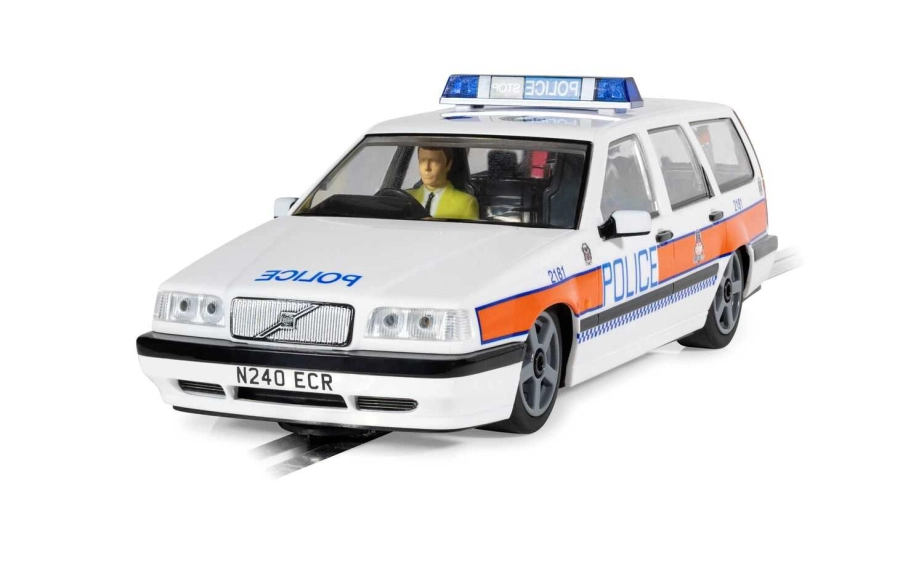 Autíčko Street SCALEXTRIC C4627 - Volvo 850 Estate - Police Edition (1:32)