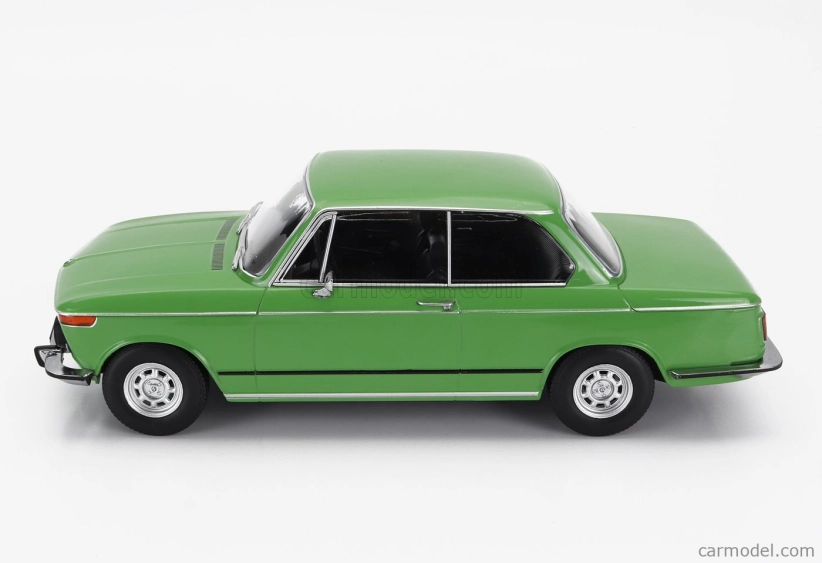 BMW 1502 radu 2 1974 v mierke 1:18 zelená