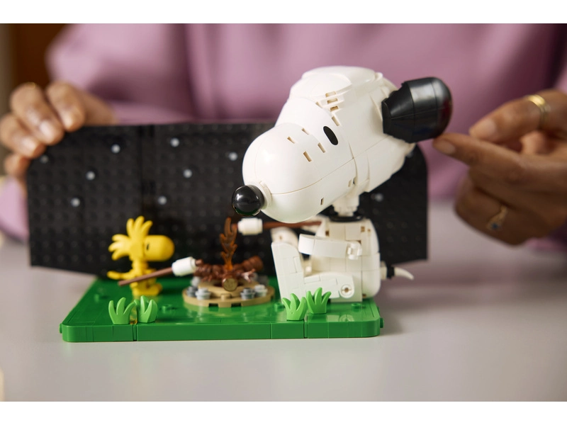 LEGO Ideas - Peanuts: Snoopyho bouda
