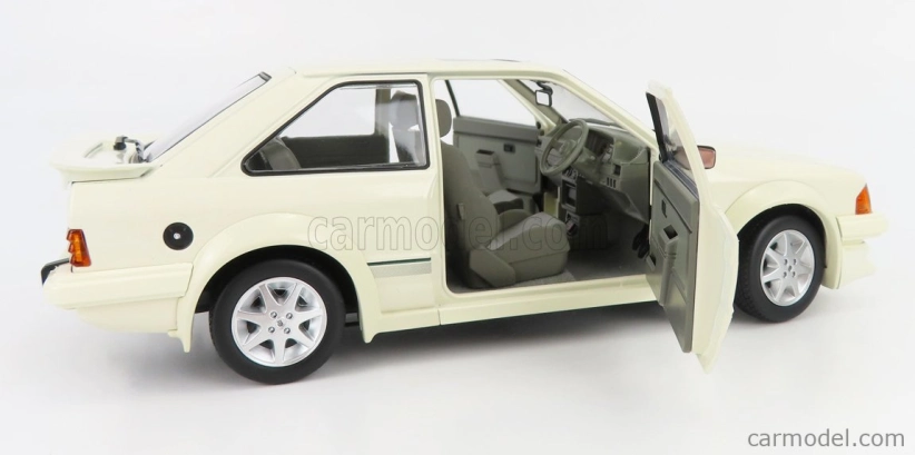 Sun-star Ford england Escort Rs Turbo 1984 1:18 Bílá