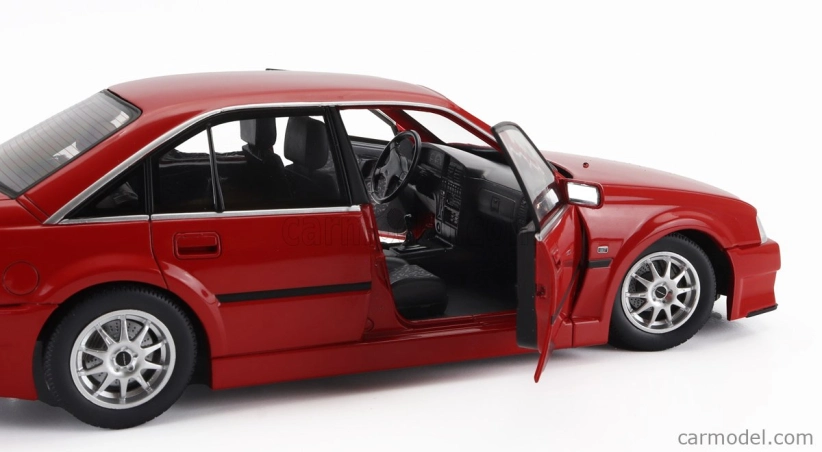 Solido Opel Omega 3.0 24v 1990 1:18 čierna